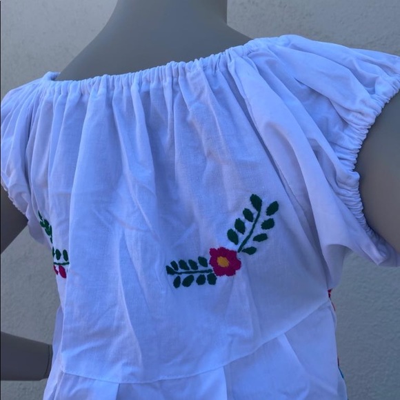 Mexican Embroidery Dress from Oaxaca - Picture 9 of 10